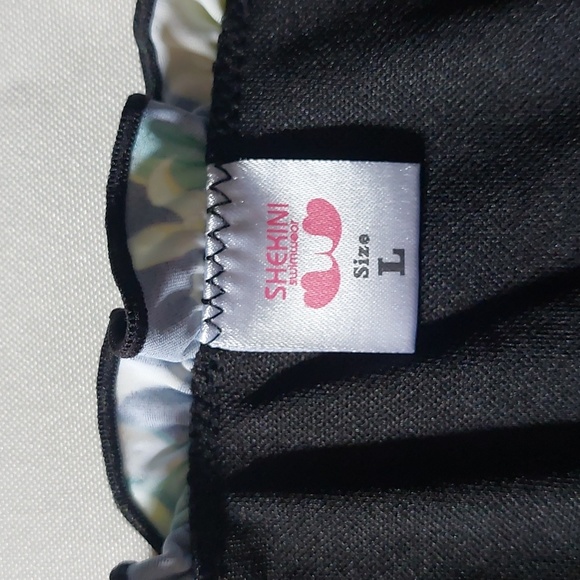 Shekini ruffled Womens swimwear size L - Picture 5 of 7